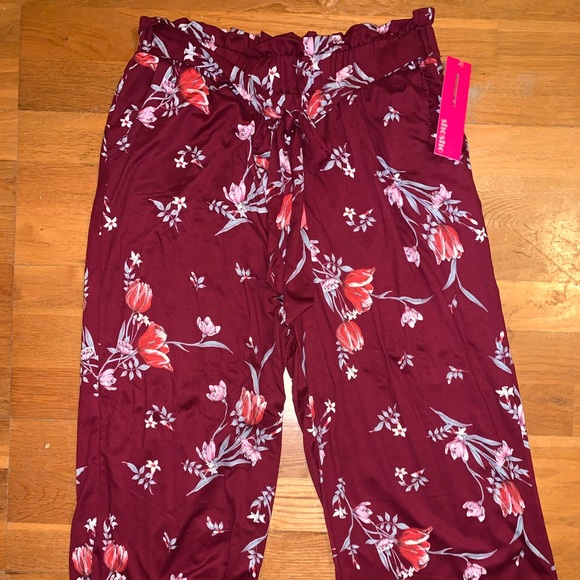 Shosho Cropped Pants - Picture 2 of 5